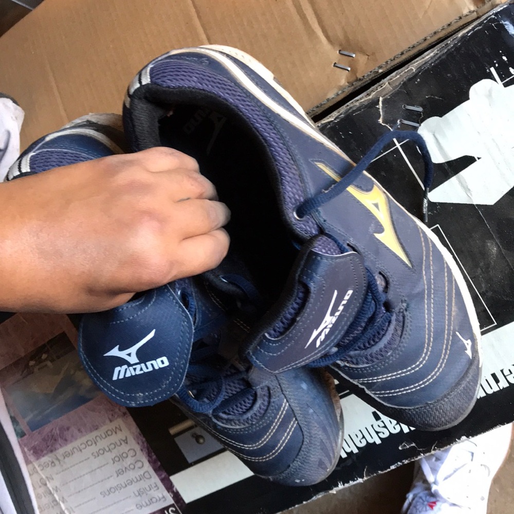 Cleats - Picture 4 of 4